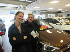 Monica Karlsson grattade Helene Mars till köpet av en ny Hyundai i20