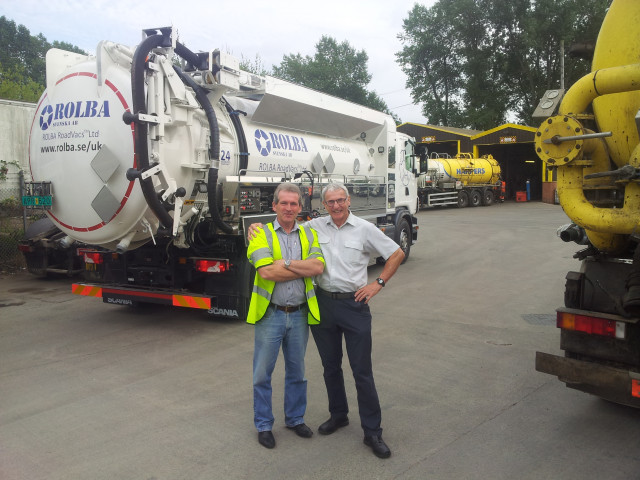 - ROLBAs engelska representant Mr. Gerry Campell och VD Nick Harper på Harpers åkeri.