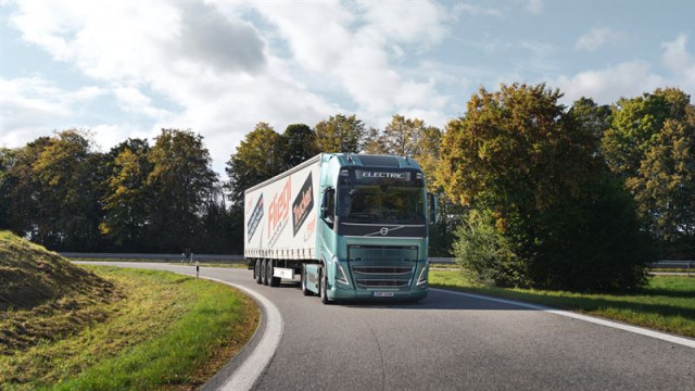 Volvos tunga elektriska lastbil utmärker sig både i räckvidd och energieffektivitet.
